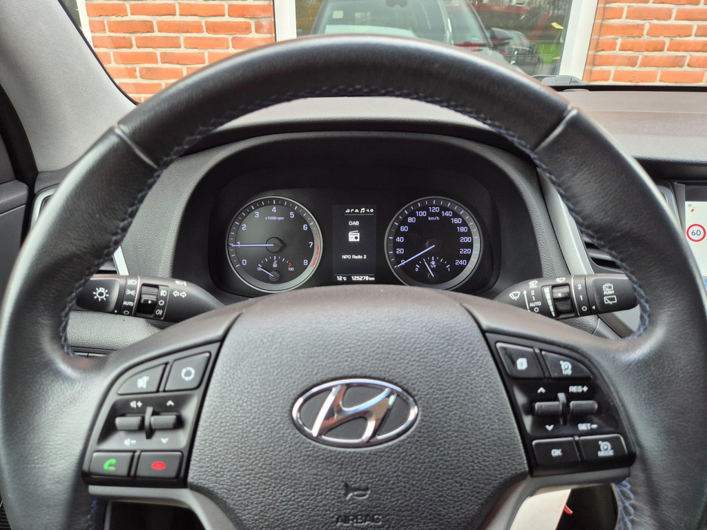 Stuur en instrumentenpaneel van een Hyundai uit de voorraad